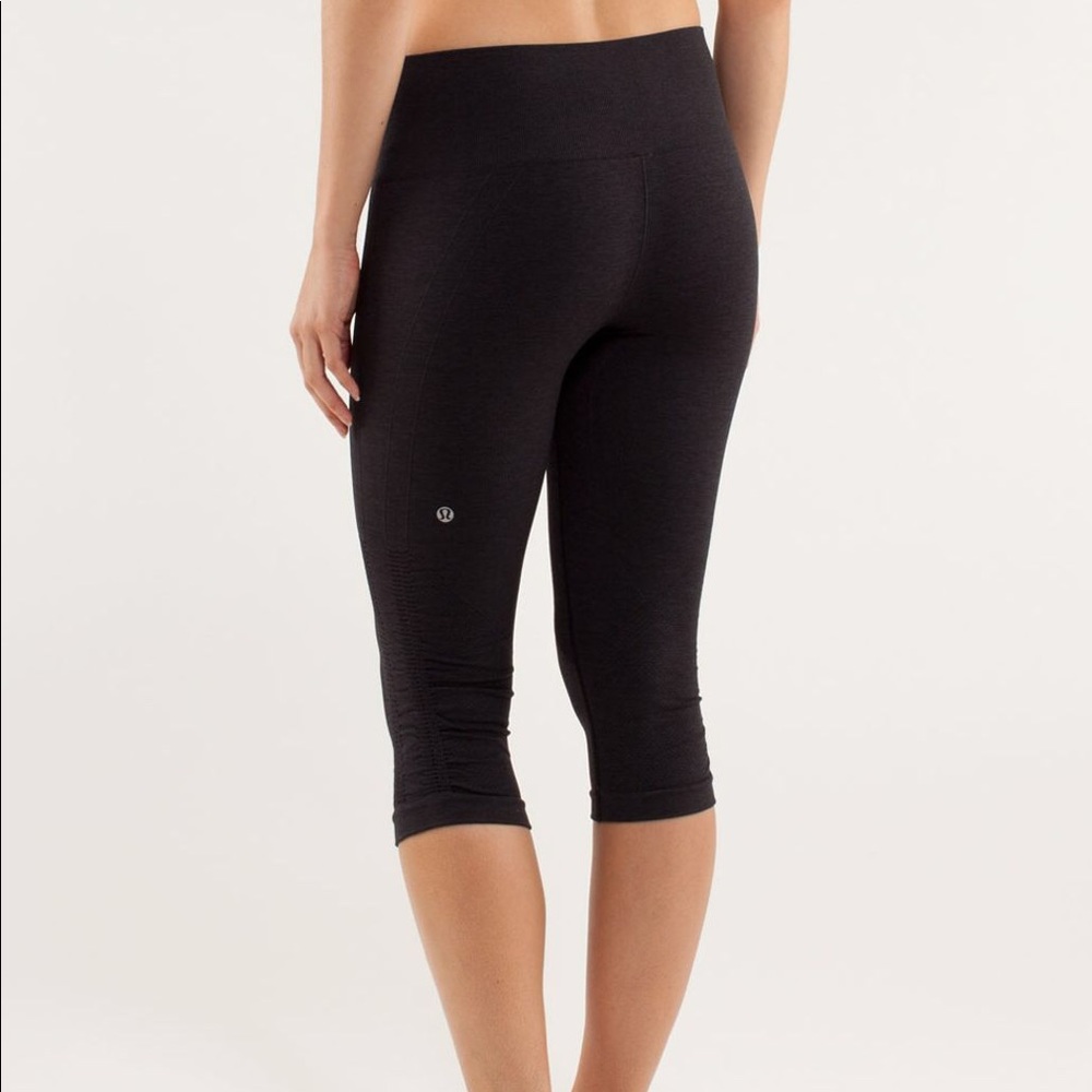 Used Lululemon In the Flow Crop